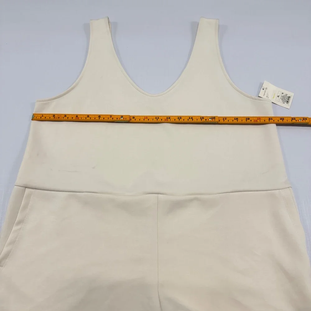 All in Motion Womens Active Romper XL Cream Sleeveless V-Neck Pockets 018011580 - Picture 5 of 9